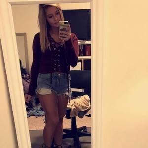 Meet your Posher, Lauren